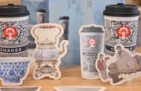 霸王茶姬和故宫博物院联手了？网友：感觉以前的茶都白喝了！