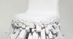 公主请坐！逼死强迫症的椅子设计，好怪好喜欢！