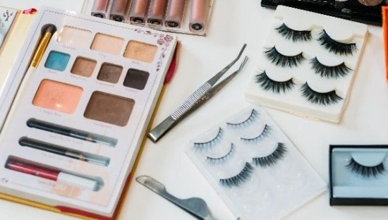 “爆改”当道，国产彩妆痛打“洋品牌”