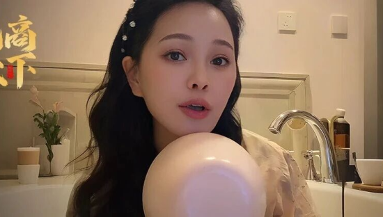 明星在抖音找到新财路，比直播带货还赚钱