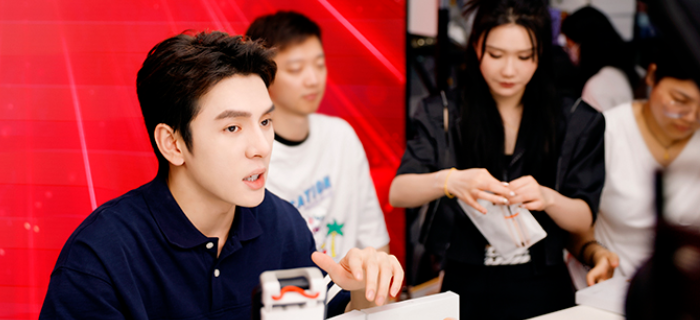 喊难的李佳琦，在“6·18”开起天猫店