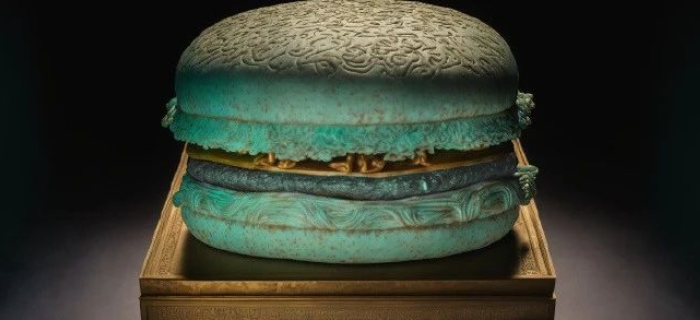 汉堡、薯条成“出土文物”，麦当劳海报太能蹭了！