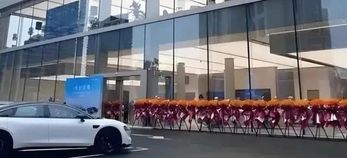 “问界大酒店”火了，车企营销杀疯了！