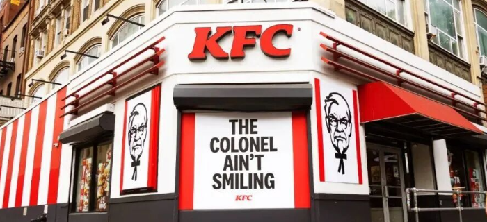 肯德基Logo爆改“缺牙上校”，比“殡葬风”还炸裂！