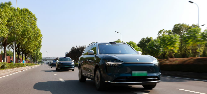 张兴海115亿绑华为撬港股 IPO，赛力斯三季报显新能源 “平衡术”