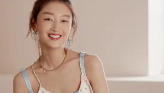 抛弃“性感”自救？维密签周冬雨背后的营销