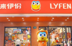 开启“新鲜零食”品牌战略，来伊份能否秒杀良品铺子？