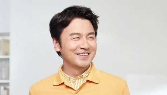 雷佳音成代言人，优衣库“海澜之家”化？