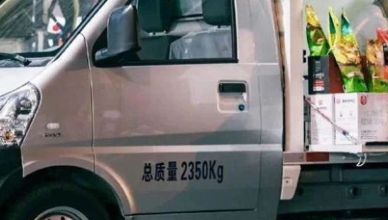 万亿“烟火”经济，盘一盘五菱“地摊神车”一夜爆火的刷屏逻辑