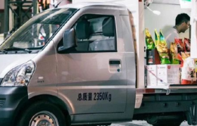 地摊经济火爆，五菱汽车出圈！揭秘“地摊神车”爆火背后的营销逻辑