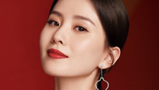 凭借着东方古典气质，刘诗诗拿下高奢品牌 Qeelin 代言