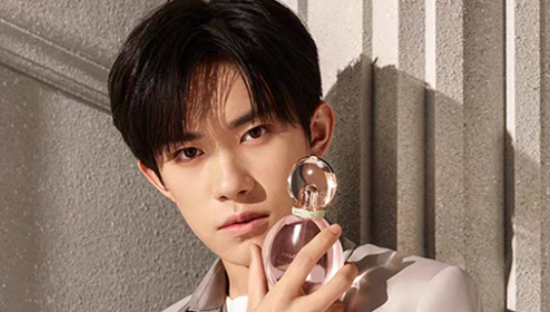 易烊千玺成为宝格丽全球首位香氛代言人