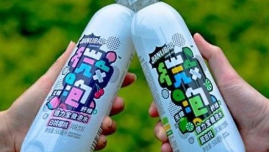 从换国潮包装到推出「无糖」运动饮料，曾经年入60亿的“东方魔水”健力宝回来了！