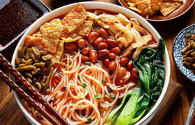 柳州螺蛳粉半年产值近50亿元 是去年出口总额8倍