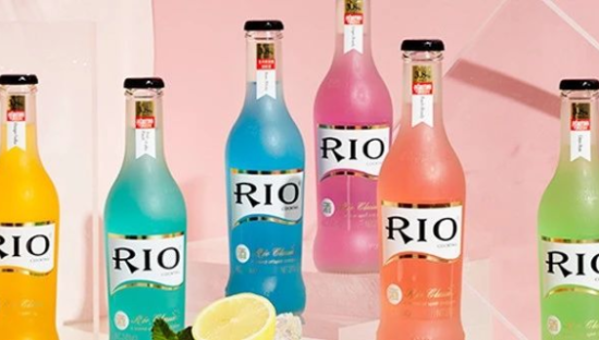 RIO进军轻饮市场，开了首家饮品概念店！
