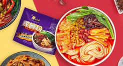 半年产值50亿，网红「螺蛳粉」跨界忙，这对下一个爆款打造有何启示？