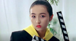 新百伦携手张子枫，诠释青春的态度！