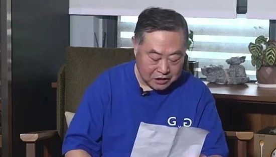 老乡鸡背后的男人又刷屏了，这次盯上小岳岳！