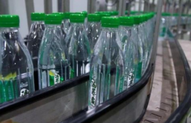 健康需求升级之下，矿泉水市场风起云涌，TA们到底在拼什么？