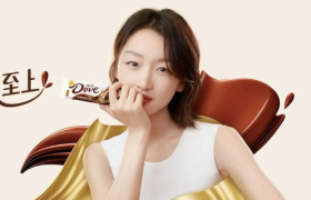 德芙X周冬雨上演甜蜜大片，把“愉悦”装进摩天轮里！