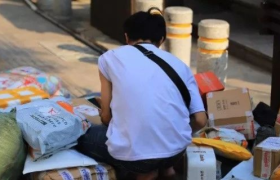 每单只赚2毛5？快递员正在经历生死时刻！