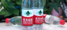 为什么是农夫山泉？从四个维度分析深入分析它的扩张之路。