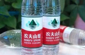 为什么是农夫山泉？从四个维度分析深入分析它的扩张之路。