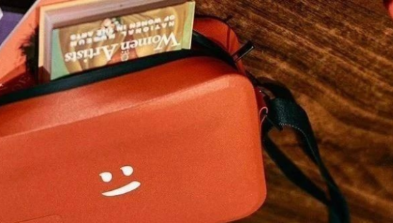 可口可乐中国出表情「包」了！