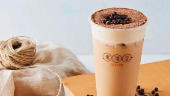 “秋天的第一杯奶茶”刷屏，给品牌带来的营销启示！