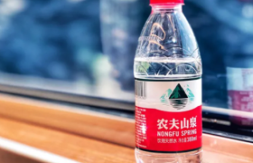 农夫山泉霸主难当