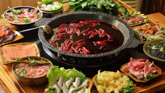 李佳琦联合饿了么直播带货，推出“随心吃”火锅代金券