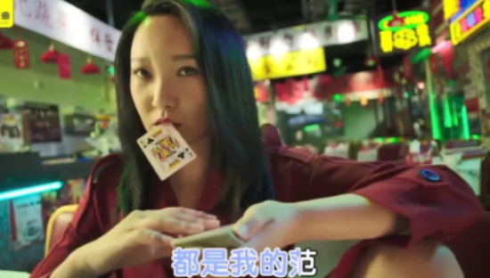 有道词典笔的沙雕广告《家长会乐园》，竟致敬了多部经典电影！