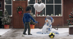 John Lewis圣诞节广告，向世界比了一个心