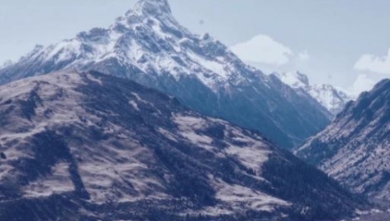 丁真带火“隐世天堂”理塘，搜索量大涨620%