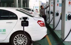 新能源汽车品牌加速渗透，选址瞄准高端购物中心