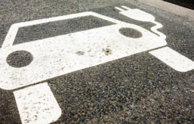 老牌车企宣战造车新势力