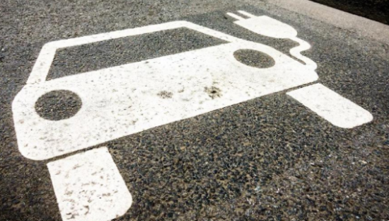 老牌车企宣战造车新势力