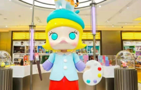 太疯狂，利润3年翻300倍，小玩偶撑起千亿市值，泡泡玛特怎么成了“印钞机”？