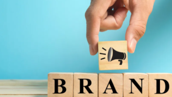 跨界越来越“野”，网红品牌在焦虑什么？