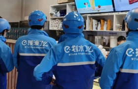 外卖小哥你变了，竟然是这种画风......