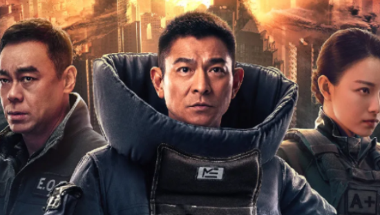口碑炸裂！《拆弹专家2》凭什么成为年度票房黑马？