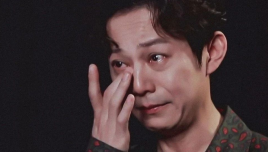 何炅人设崩了？“送礼”遭人民网批评！