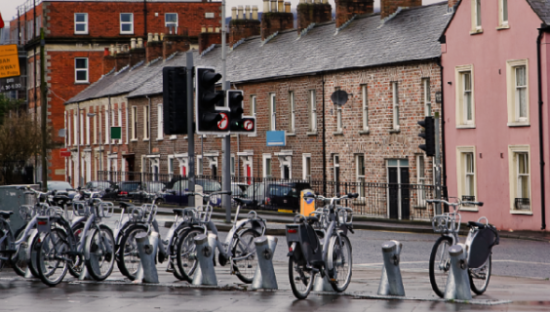 共享单车：三巨头博弈，青桔狂奔“很难”