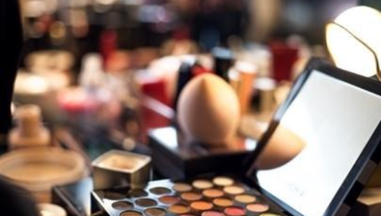 我国成为世界上第二大化妆品消费市场，网购跻身第一大销售渠道