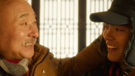 从易烊千玺到陈佩斯，深扒百草味年轻化营销的进阶法则！