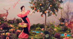 野兽派官宣全新代言人欧阳娜娜，俏皮演绎情人节伊甸园