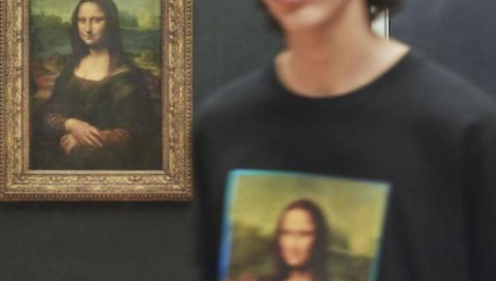 优衣库 x 卢浮宫推出馆藏作品T恤