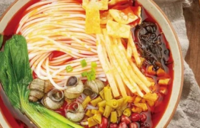 中石化跨界卖螺蛳粉上热搜！网红螺蛳粉有何营销之道？