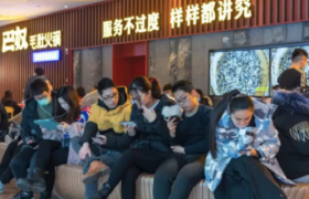 巴奴推出新slogan，再次调戏海底捞？