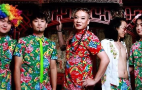 Supreme出新品，网友：是赵四和刘能设计的吗？